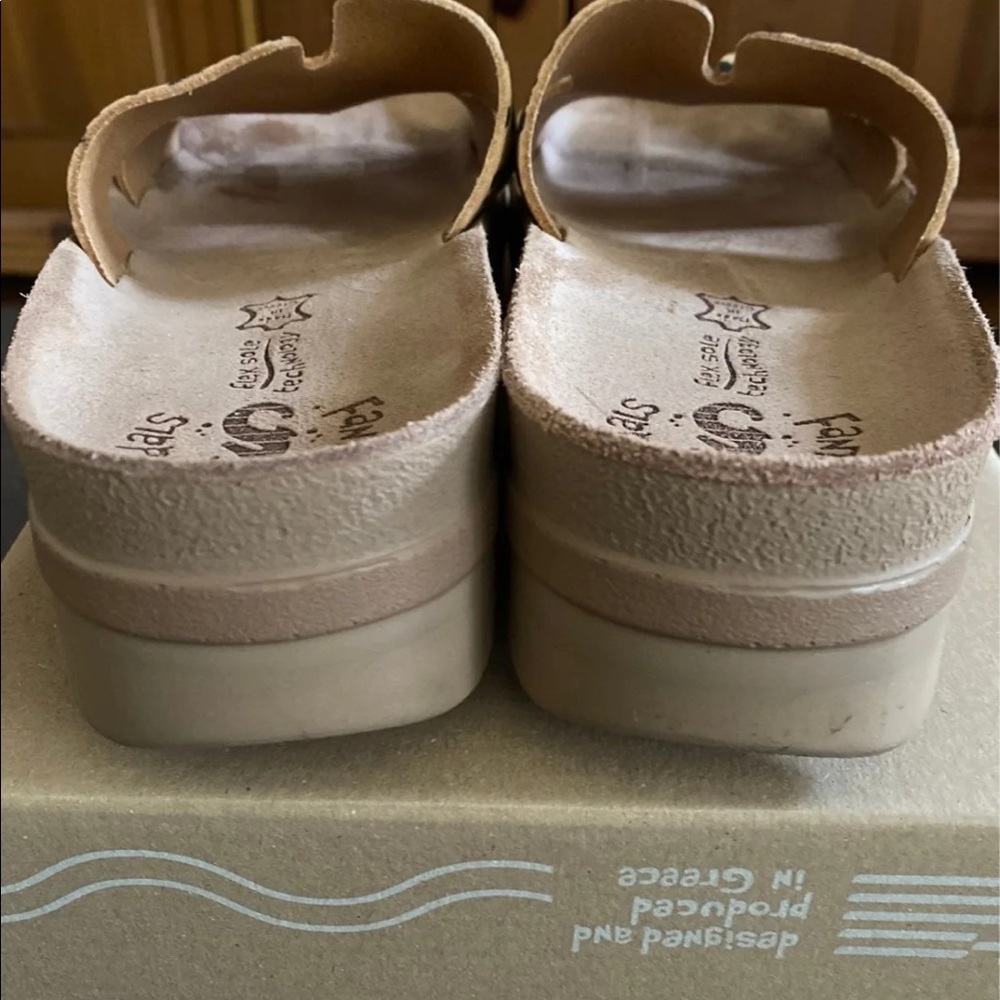 Fantasy Sandals - Picture 7 of 11